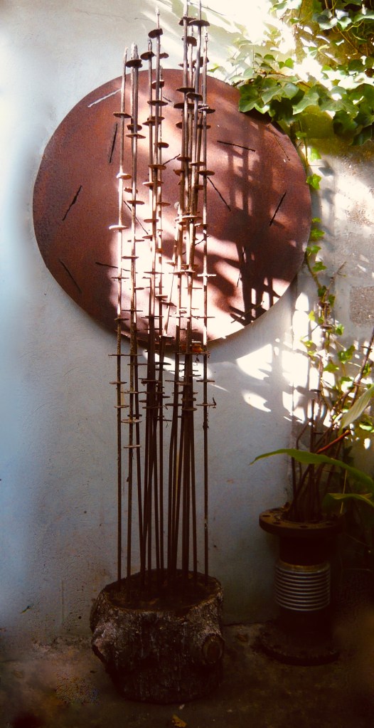 This image has an empty alt attribute; its file name is 1-sunstruck-sculpture.jpeg